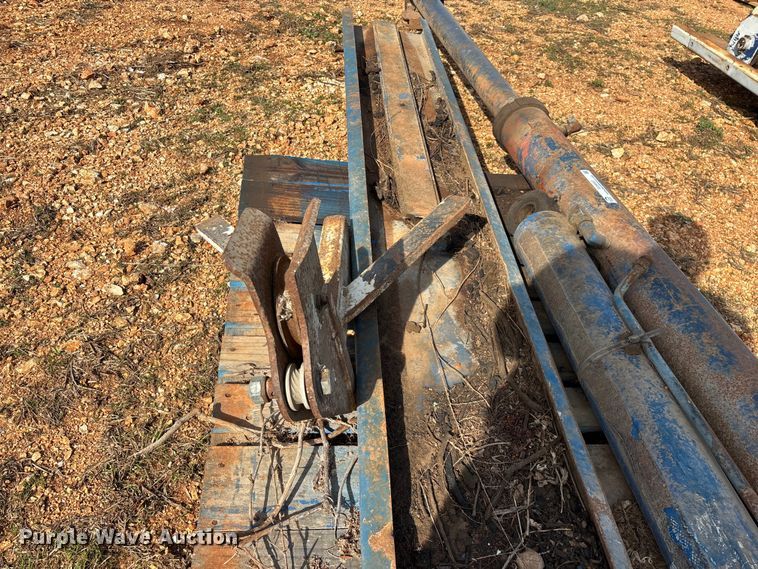 image for item EO4057 (2) refuse truck reaver cylinders