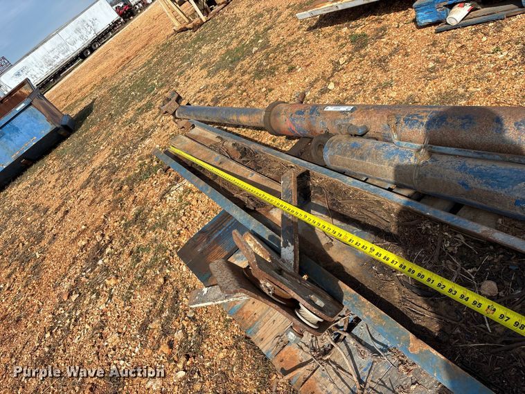 image for item EO4057 (2) refuse truck reaver cylinders