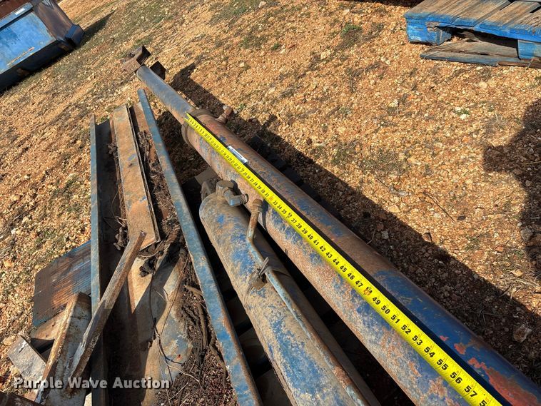 image for item EO4057 (2) refuse truck reaver cylinders