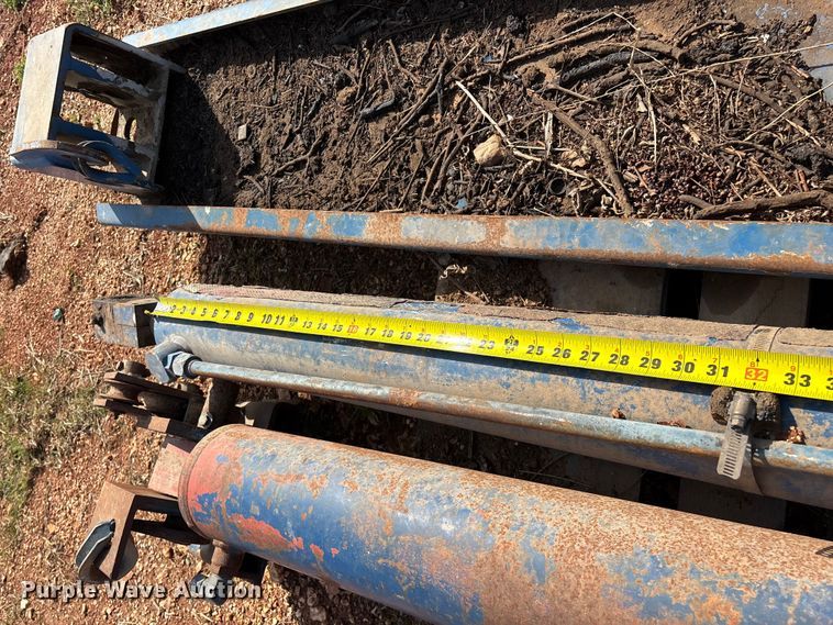 image for item EO4057 (2) refuse truck reaver cylinders