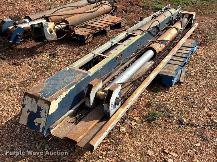 image for item EO4058 (2) refuse truck reaver cylinders