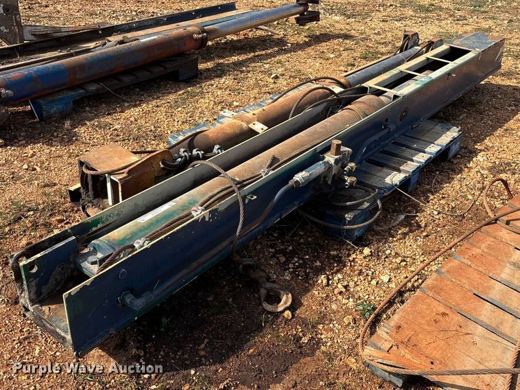 image for item EO4058 (2) refuse truck reaver cylinders