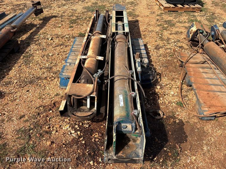 image for item EO4058 (2) refuse truck reaver cylinders