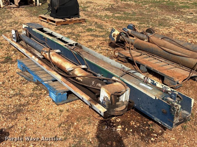 image for item EO4058 (2) refuse truck reaver cylinders