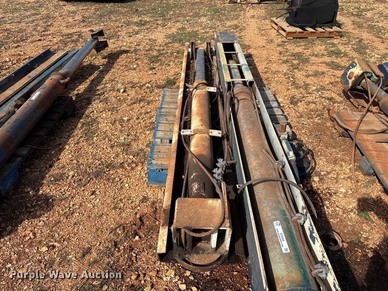 image for item EO4058 (2) refuse truck reaver cylinders