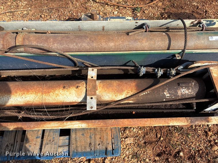 image for item EO4058 (2) refuse truck reaver cylinders