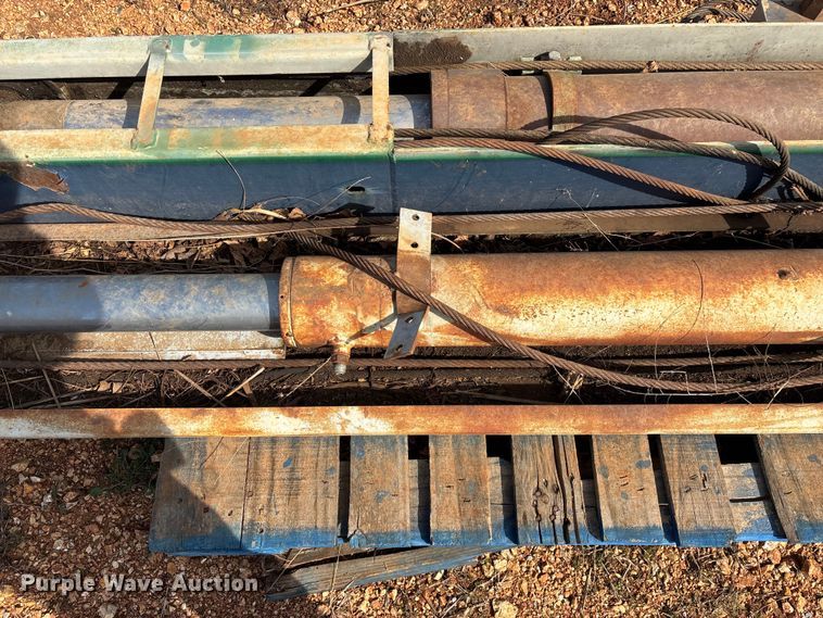 image for item EO4058 (2) refuse truck reaver cylinders