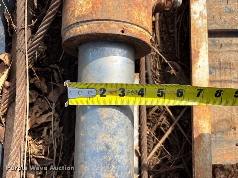 image for item EO4058 (2) refuse truck reaver cylinders