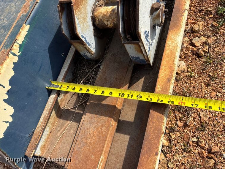 image for item EO4058 (2) refuse truck reaver cylinders