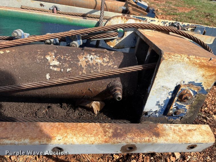 image for item EO4058 (2) refuse truck reaver cylinders