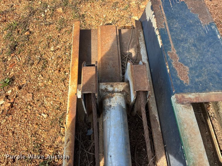 image for item EO4058 (2) refuse truck reaver cylinders