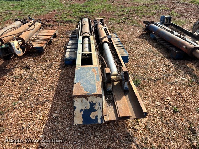 image for item EO4058 (2) refuse truck reaver cylinders