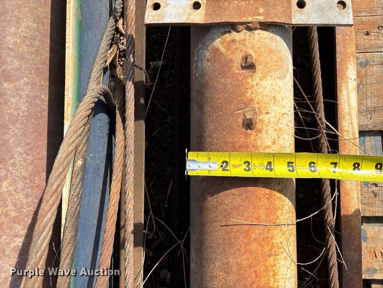 image for item EO4058 (2) refuse truck reaver cylinders