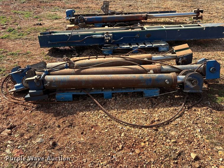 image for item EO4059 (3) refuse truck reaver cylinders