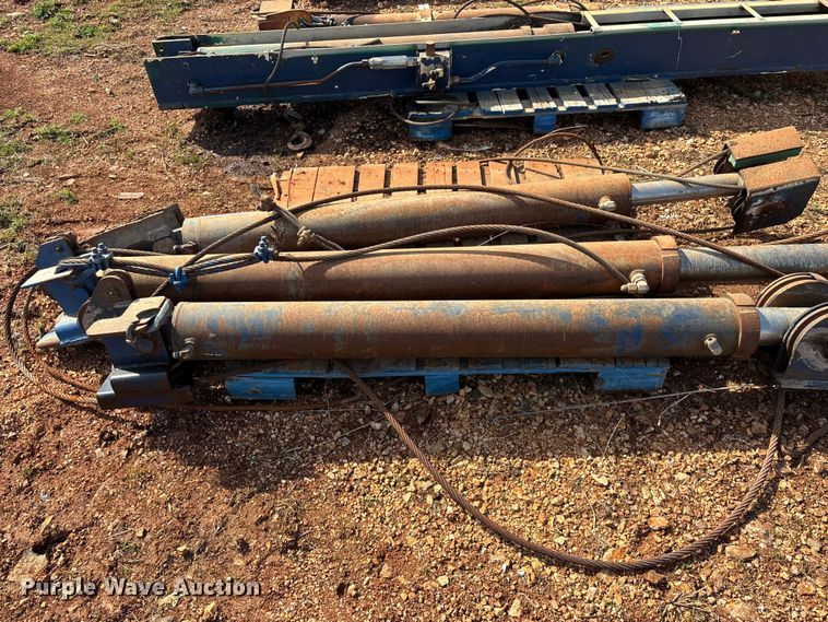 image for item EO4059 (3) refuse truck reaver cylinders