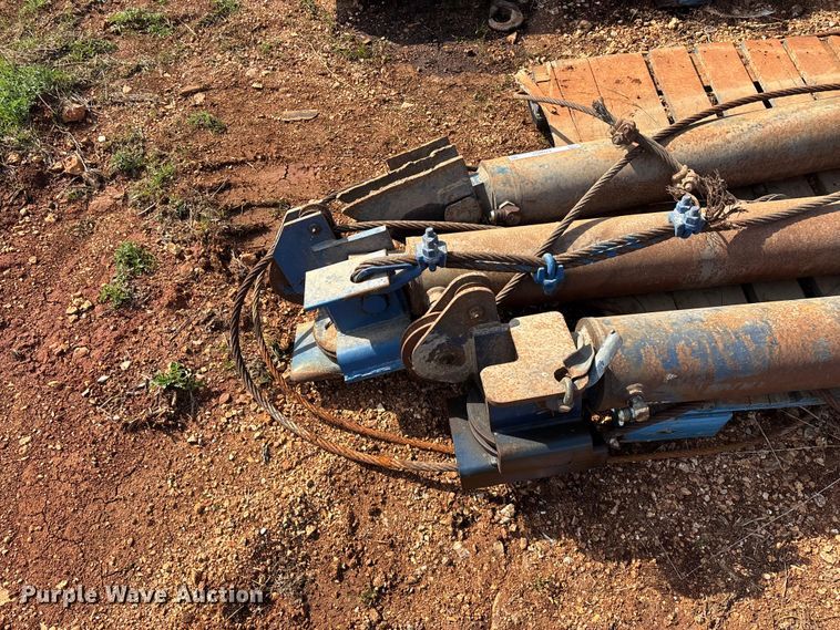 image for item EO4059 (3) refuse truck reaver cylinders