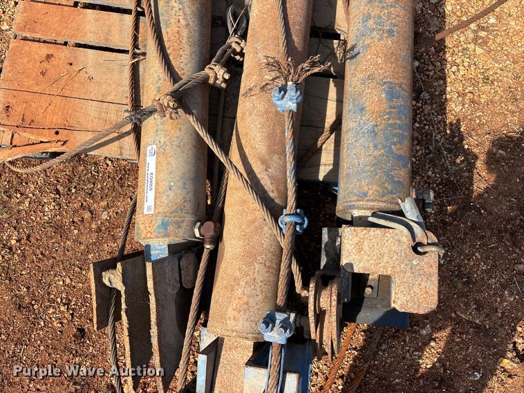 image for item EO4059 (3) refuse truck reaver cylinders