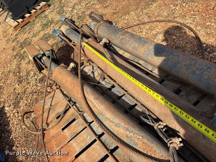 image for item EO4059 (3) refuse truck reaver cylinders