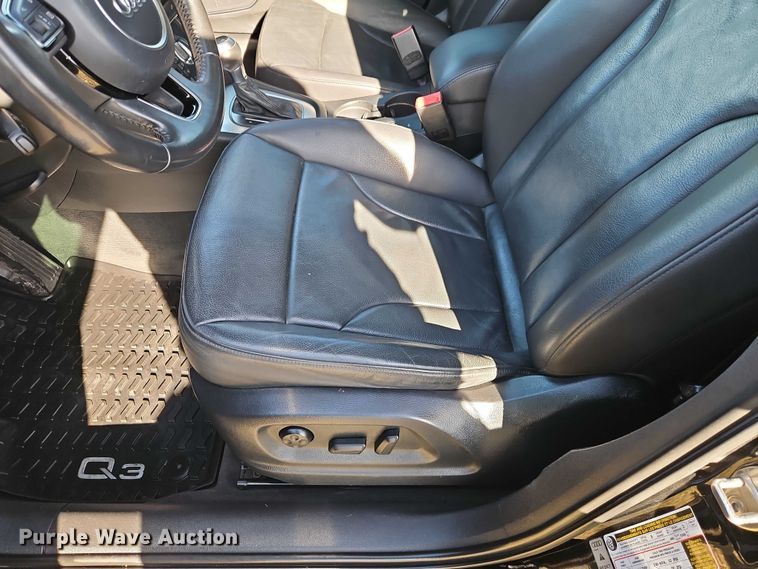 image for item EO4991 2015 Audi Q3 SUV