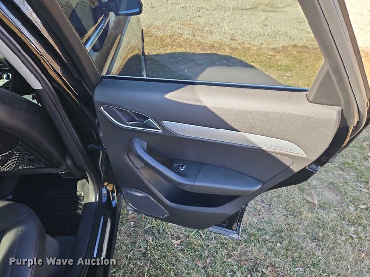 image for item EO4991 2015 Audi Q3 SUV