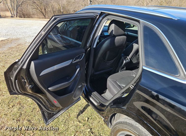 image for item EO4991 2015 Audi Q3 SUV