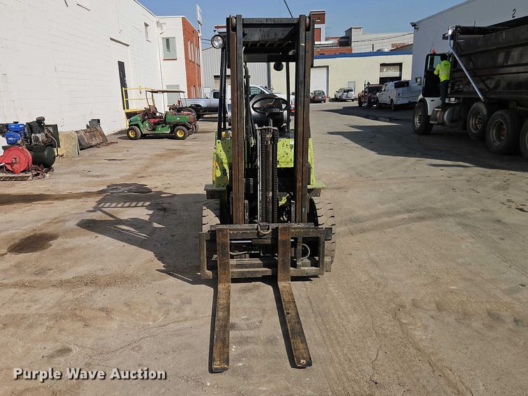 image for item EO7131 Clark GPX25 forklift