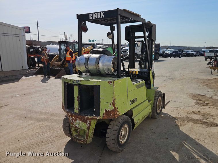 image for item EO7131 Clark GPX25 forklift