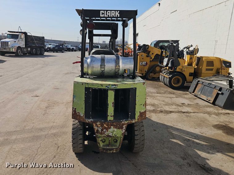 image for item EO7131 Clark GPX25 forklift