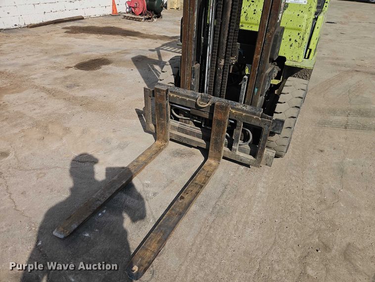 image for item EO7131 Clark GPX25 forklift