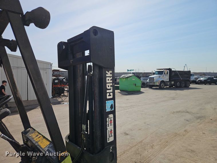 image for item EO7131 Clark GPX25 forklift