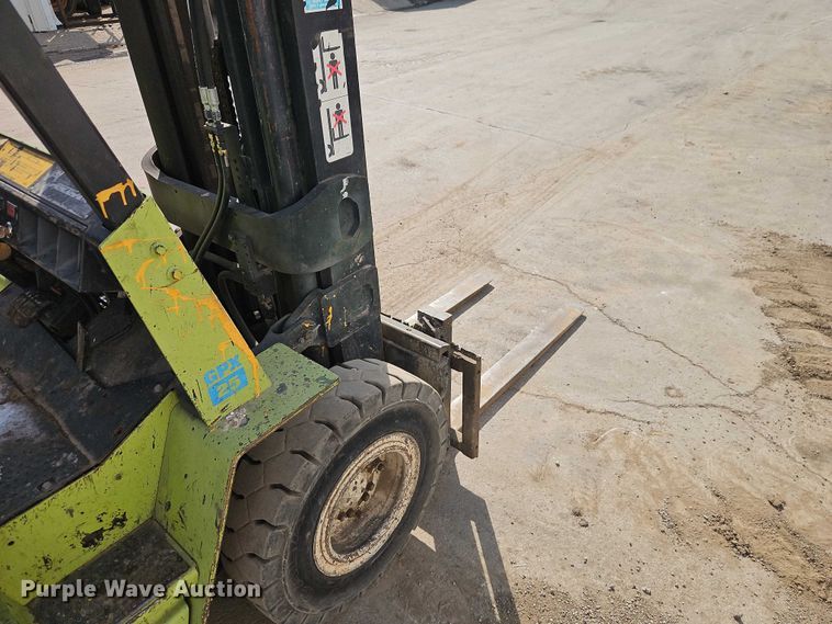 image for item EO7131 Clark GPX25 forklift