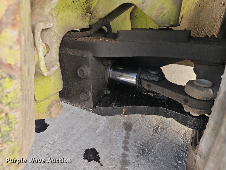 image for item EO7131 Clark GPX25 forklift