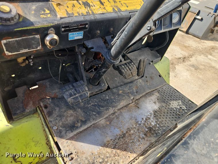 image for item EO7131 Clark GPX25 forklift