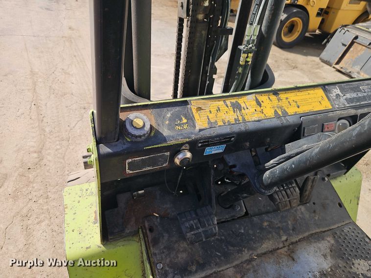 image for item EO7131 Clark GPX25 forklift