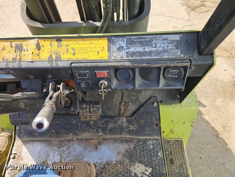 image for item EO7131 Clark GPX25 forklift