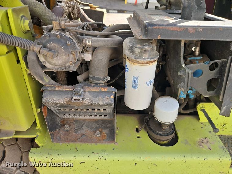 image for item EO7131 Clark GPX25 forklift
