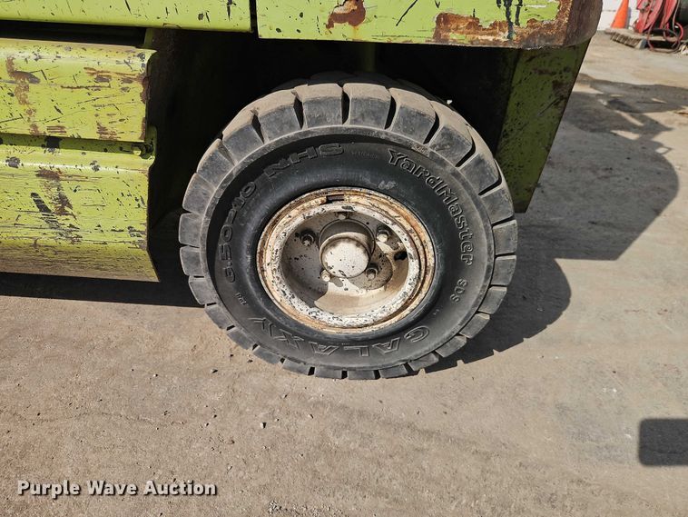 image for item EO7131 Clark GPX25 forklift