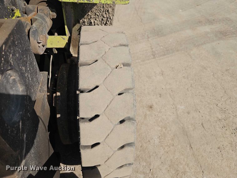 image for item EO7131 Clark GPX25 forklift