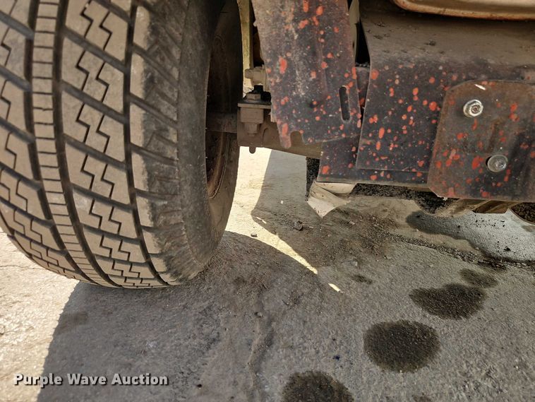 image for item EO7132 2014 John Deere Gator CX utility vehicle