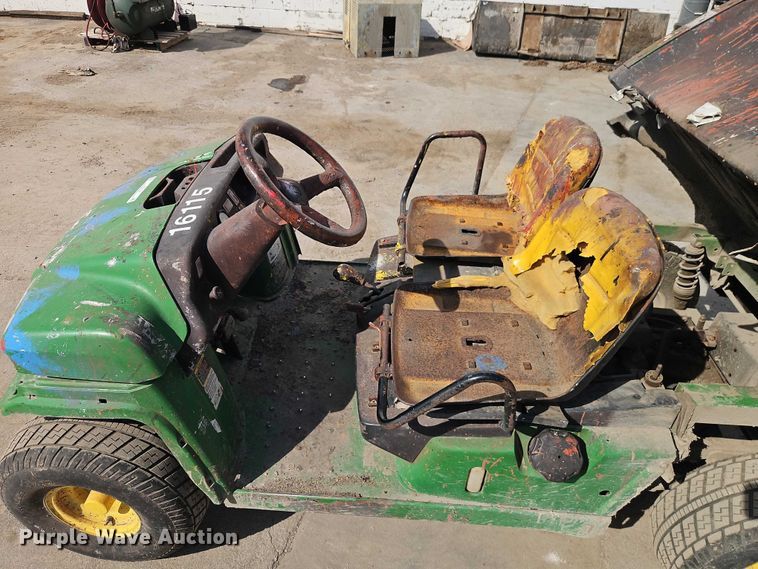 image for item EO7132 2014 John Deere Gator CX utility vehicle