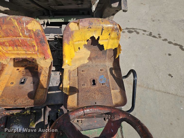 image for item EO7132 2014 John Deere Gator CX utility vehicle