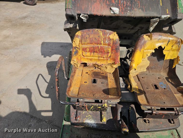 image for item EO7132 2014 John Deere Gator CX utility vehicle