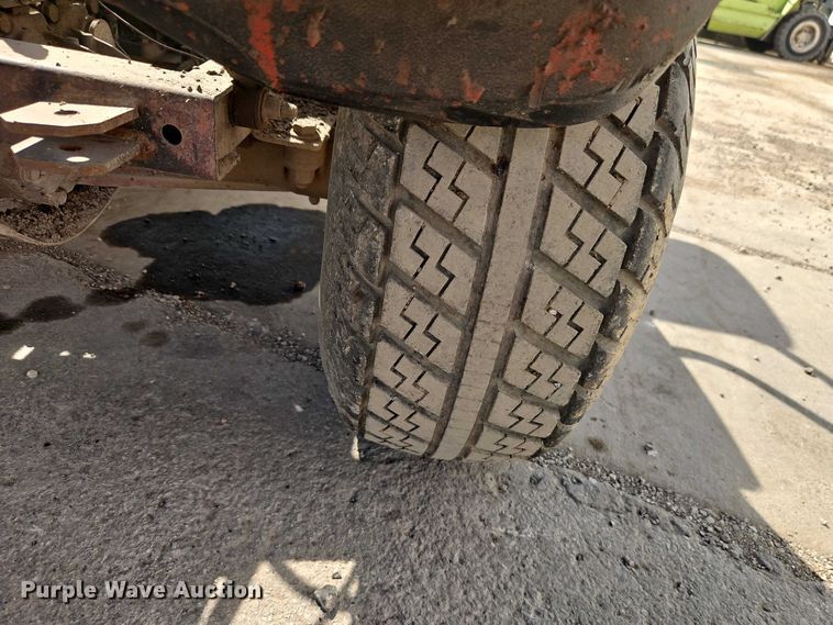 image for item EO7132 2014 John Deere Gator CX utility vehicle