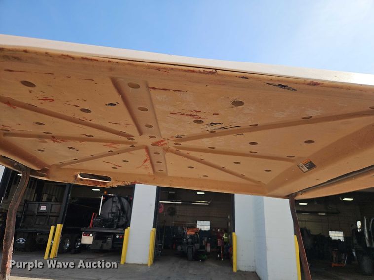 image for item EO7133 EZ-Go golf cart