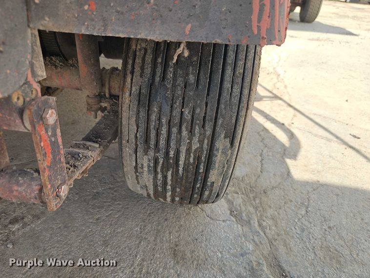 image for item EO7133 EZ-Go golf cart