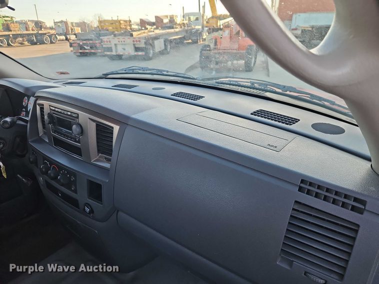 image for item EO7145 2007 Dodge Ram 2500 Ext. Cab pickup truck