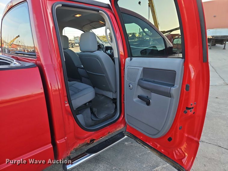 image for item EO7145 2007 Dodge Ram 2500 Ext. Cab pickup truck