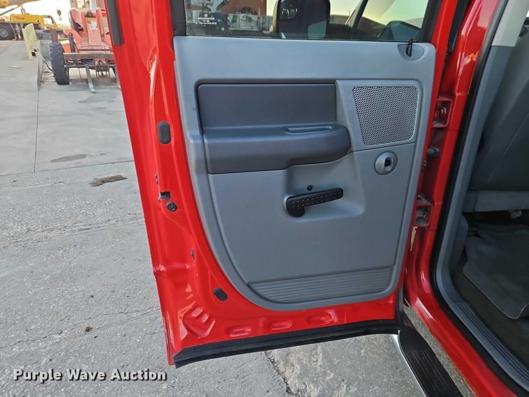 image for item EO7145 2007 Dodge Ram 2500 Ext. Cab pickup truck
