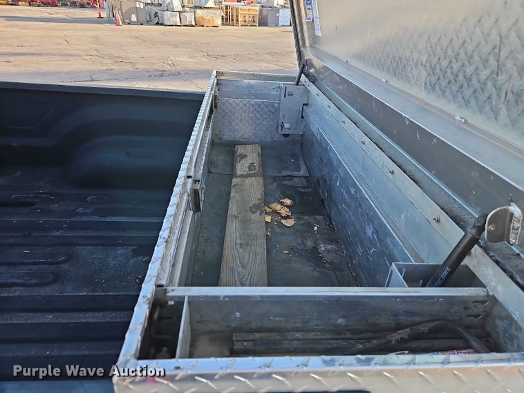 image for item EO7146 2016 RAM 1500 Ext. Cab pickup truck