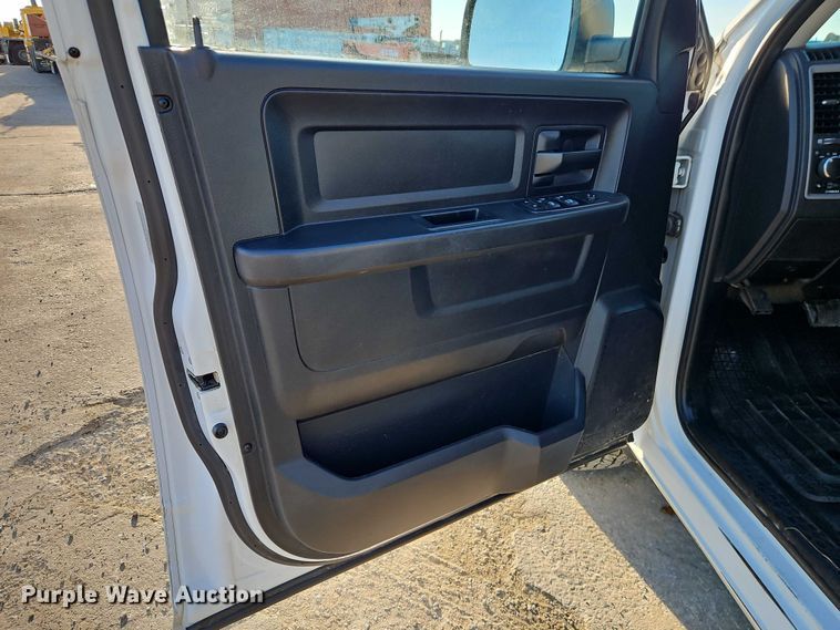 image for item EO7146 2016 RAM 1500 Ext. Cab pickup truck